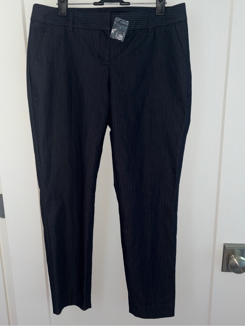 NWT Express Columnist pinstripe cropped ankle pant sz 6 Reg